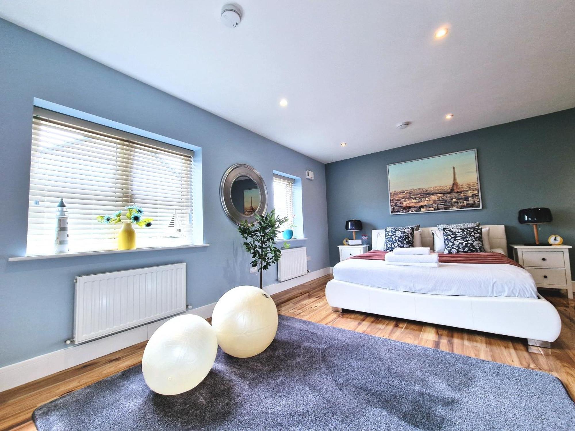 Master Bedroom With Ensuite لُكَن المظهر الخارجي الصورة