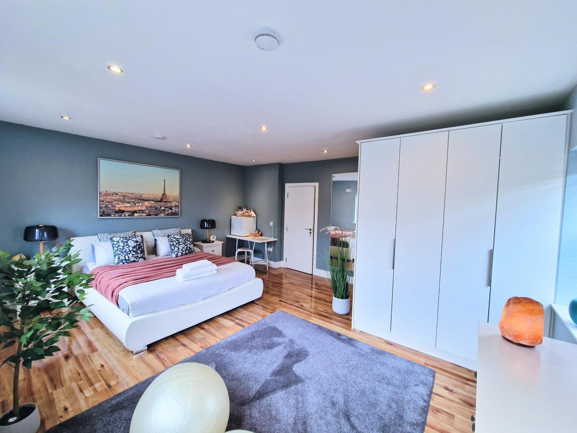 Master Bedroom With Ensuite لُكَن المظهر الخارجي الصورة